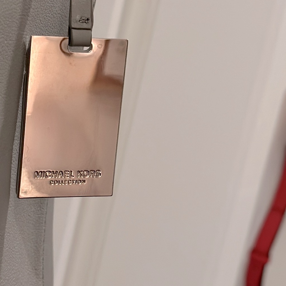Authentic Michael Kors Collection Calf Leather Tote, in Light Gray. STUNNING - Picture 6 of 17